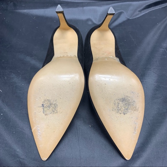 Pointed Toe V-Neck Pumps - Picture 8 of 11